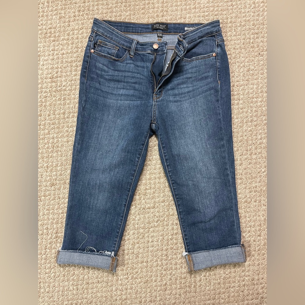 Preowned Judy blue skinny fit capris size 11/30